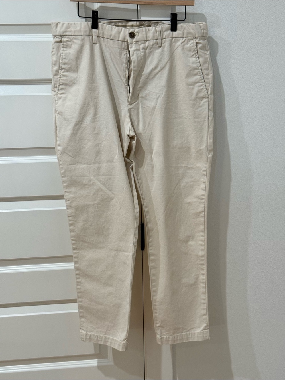 Banana Republic Men's Cream Chino Pants